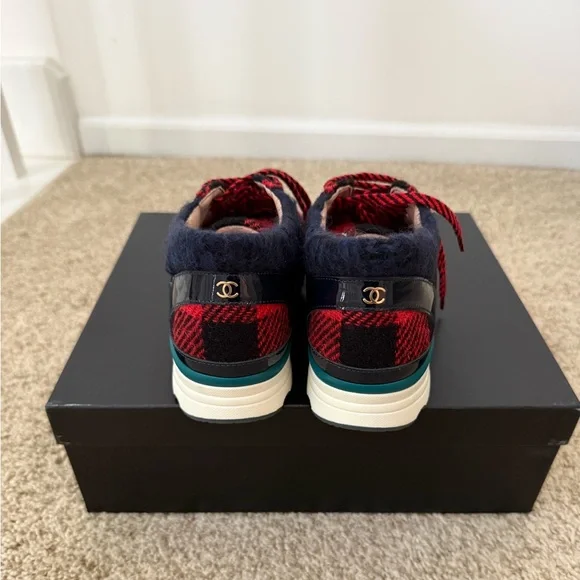 NIB Chanel Tweed Calfskin and Suede Houndstooth Sneakers Size 36.5 - Picture 6 of 8